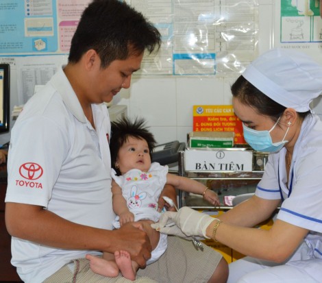 Cập nhật thông tin trẻ sinh vào phần mềm tiêm chủng quốc gia