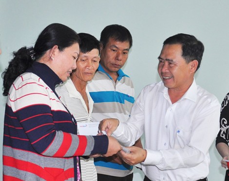 Chăm lo đời sống gia đình

có công với cách mạng