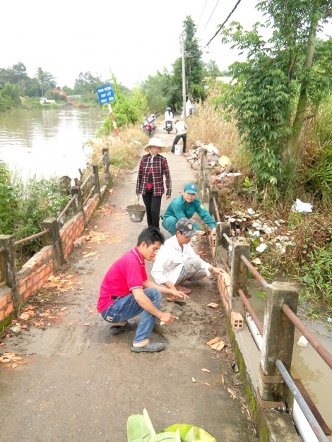 “Khéo” huy động sức dân