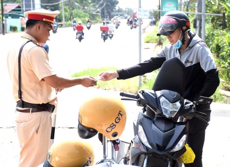 Tuần tra, kiểm soát và xử lý vi phạm về an toàn giao thông