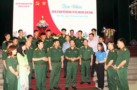 Tọa đàm cán bộ, sĩ quan trẻ toàn quân khu vực phía Nam năm 2018