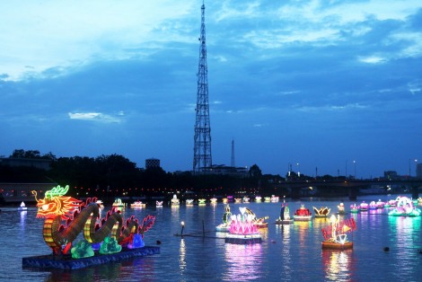 Ngày hội du lịch - Đêm hoa đăng Ninh Kiều 2018: Sự kiện văn hóa gắn với sự hình thành sản phẩm du lịch đô thị sông nước Ninh Kiều