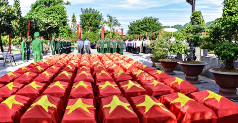 [Ảnh] Đón các anh trở về đất Mẹ