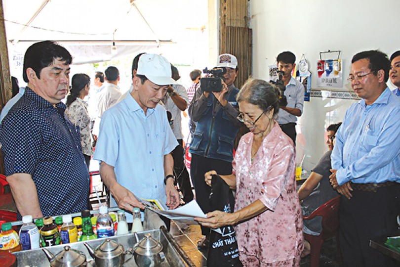 Phân loại rác thải tại nguồn: Tuyên truyền để dân hiểu, thực hiện