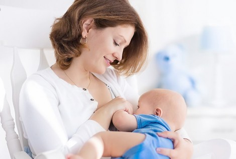 Cho con bú giúp mẹ giảm nguy cơ đột quỵ