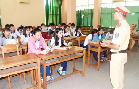 Phổ biến pháp luật về trật tự an toàn giao thông trong trường học