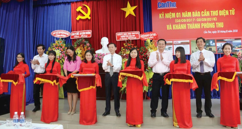 Báo Cần Thơ kỷ niệm 1 năm Báo Cần Thơ Điện tử và khánh thành phòng thu