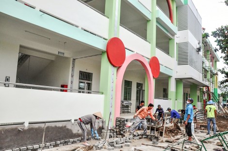 Trên những công trình mừng Tết độc lập