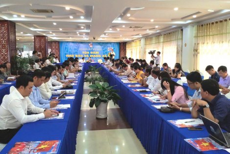 Tọa đàm “Nhà báo và Mạng xã hội”
