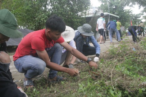 Tuổi trẻ xung kích đảm bảo an toàn giao thông