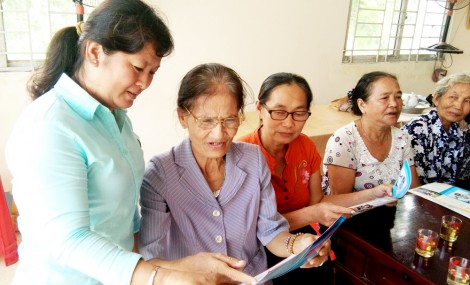 Tuổi già giúp nhau sống vui, sống khỏe