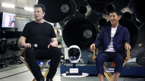 Lộ diện hành khách đầu tiên bay quanh Mặt trăng cùng SpaceX