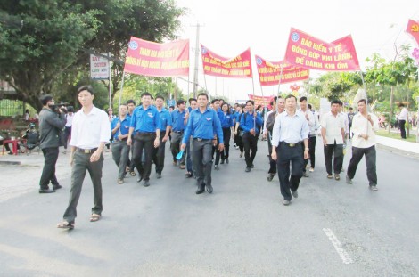 Nỗ lực vận động nhân dân tham gia bảo hiểm y tế