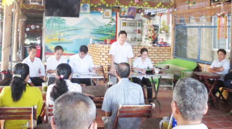 Cờ Đỏ tập trung hoàn thành chỉ tiêu vận động người dân tham gia bảo hiểm y tế 