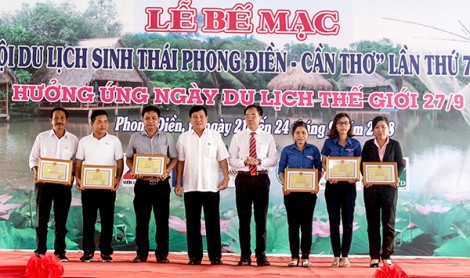 Hơn 60.000 lượt khách đến tham quan Ngày hội

Du lịch sinh thái Phong Điền 2018