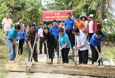 Xây dựng văn hóa giao thông cho giới trẻ