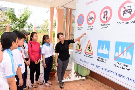 Phát động phụ huynh và học sinh cam kết không vi phạm Luật Giao thông đường bộ
