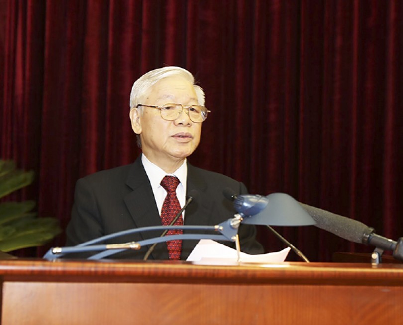 Đẩy mạnh phát triển kinh tế-xã hội,

tăng cường xây dựng Đảng