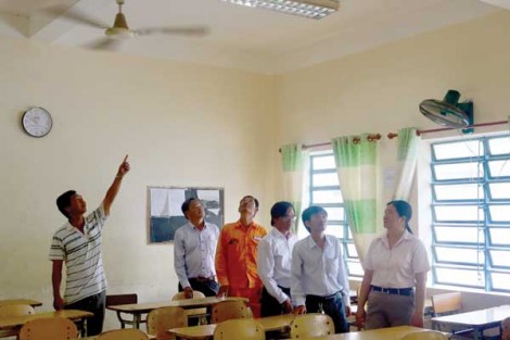 “Chiếu sáng học đường”, bảo vệ thị lực học sinh