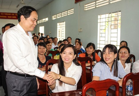 Đoàn đại biểu Quốc hội thành phố

tiếp xúc cử tri huyện Vĩnh Thạnh