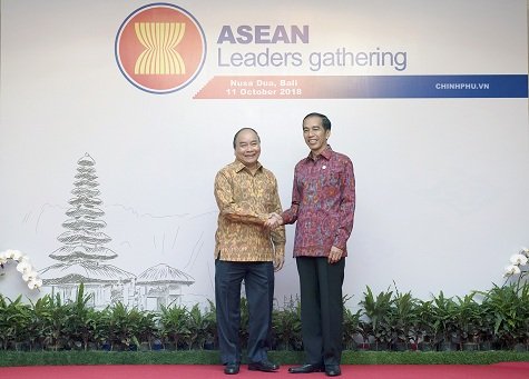 Thủ tướng Nguyễn Xuân Phúc đến Bali, Indonesia, bắt đầu Cuộc gặp các nhà lãnh đạo ASEAN