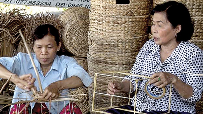 Người “có duyên” 

với cây lục bình