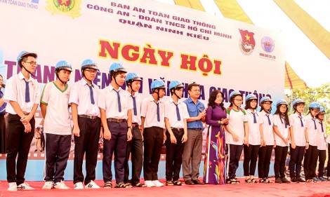 400 đoàn viên thanh niên tham gia Ngày hội “Thanh niên với văn hóa giao thông”