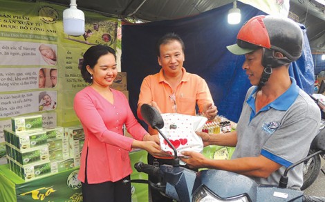 Đưa hàng Việt đến tay

công nhân, người lao động