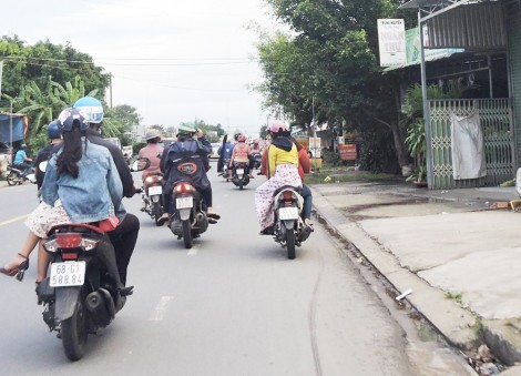 Cẩn thận với trang phục, phụ kiện khi tham gia giao thông
