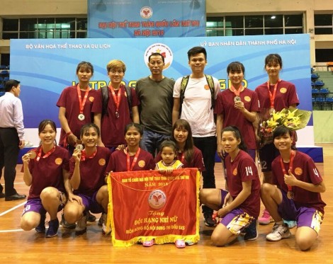 “Món quà” bất ngờ của đội nữ bóng rổ Cần Thơ