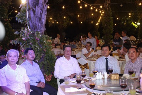 Lãnh đạo thành phố Họp mặt mừng năm mới 2019 với bạn bè quốc tế