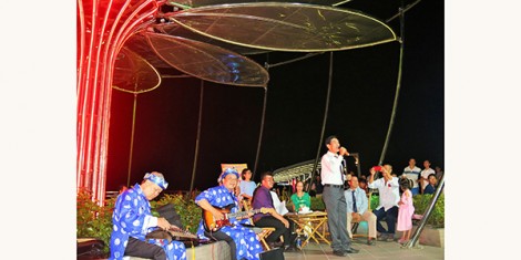 Về Cần Thơ

nghe đờn ca tài tử