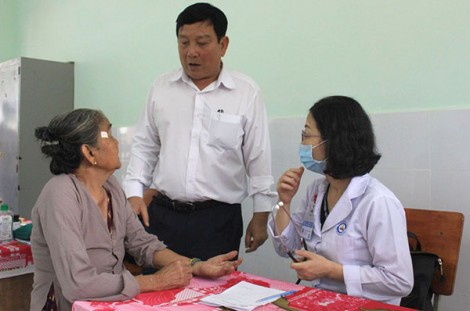 Về nguồn khám chữa bệnh miễn phí cho người dân nơi Tiểu đoàn Tây Đô hoạt động cách mạng