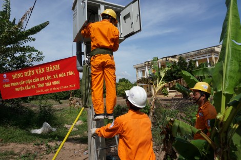 "Ốc đảo" cuối cùng của Trà Vinh hòa điện lưới quốc gia