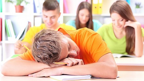 Lùi giờ học muộn hơn có lợi cho sức khỏe và thành tích học tập