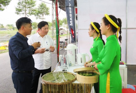 Long An khai mạc Hội chợ triển lãm Nông nghiệp - Thương mại khu vực Tây Nam Bộ năm 2018