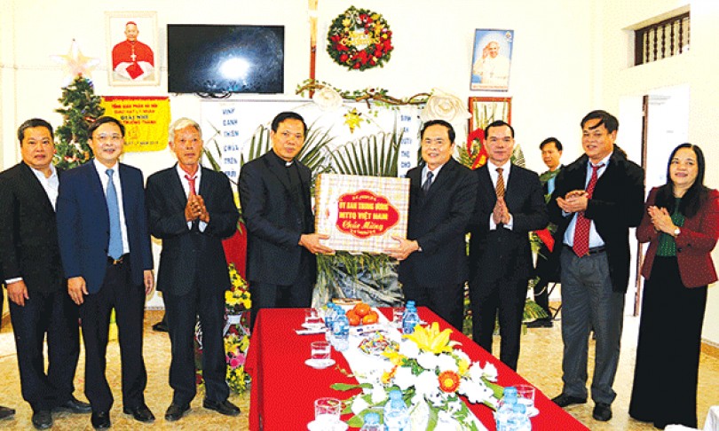 Chủ tịch Ủy ban Trung ương Mặt trận Tổ quốc Việt Nam Trần Thanh Mẫn thăm, chúc mừng Giáng sinh
