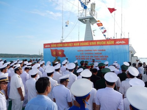 Quân chủng Hải quân tưởng niệm cán bộ, chiến sĩ hy sinh trong chiến dịch đổ bộ đường biển Tà Lơn