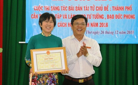 Tác giả Nguyễn Thị Vỗ đoạt giải Nhất