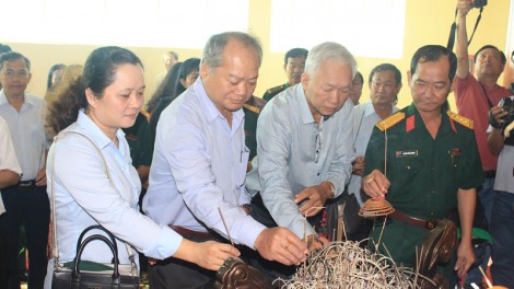 Đoàn đại biểu các tỉnh, thành phía Nam và phóng viên cả nước thăm, chúc Tết Bộ Tư lệnh Vùng 5 hải quân