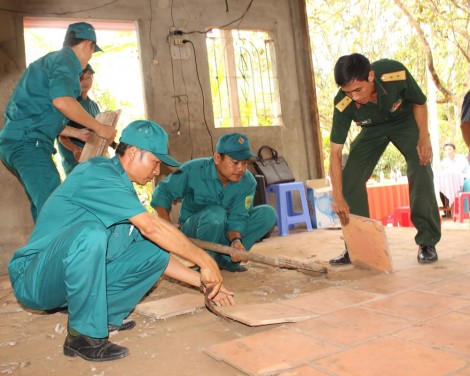 Quân dân cùng vui Tết