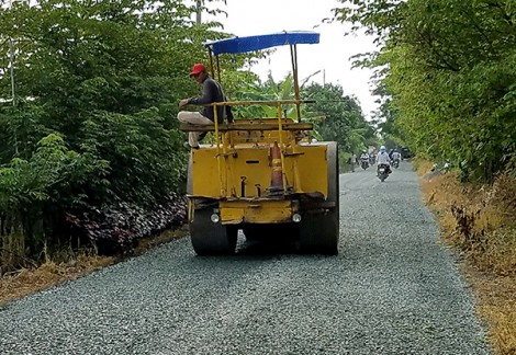 Khắc phục thiệt hại do triều cường gây ra