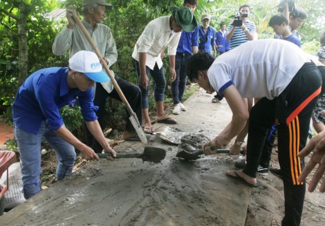 Tuổi trẻ góp sức đảm bảo trật tự an toàn giao thông