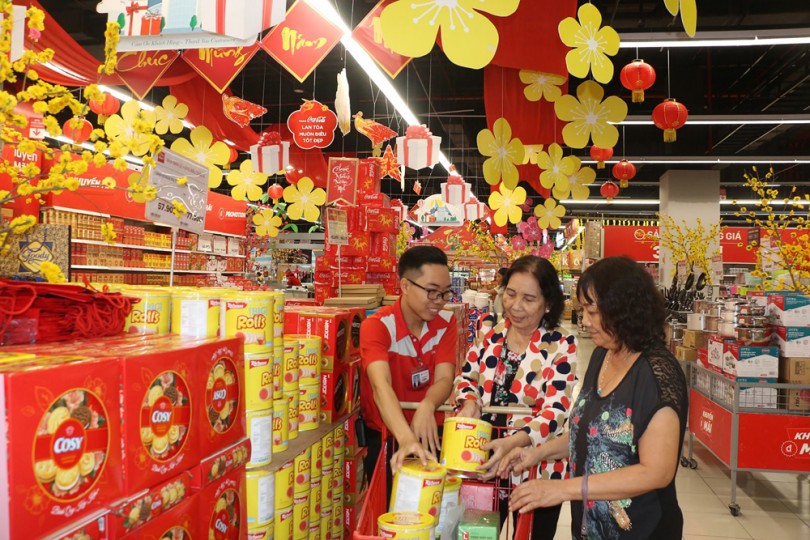 Sôi động thị trường hàng hóa phục vụ Tết