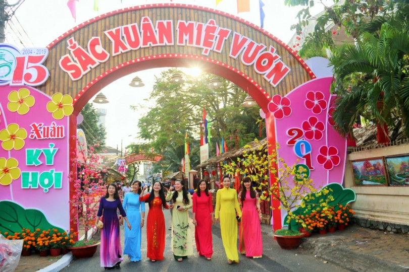 Về Cần Thơ vui hội “Sắc xuân miệt vườn”