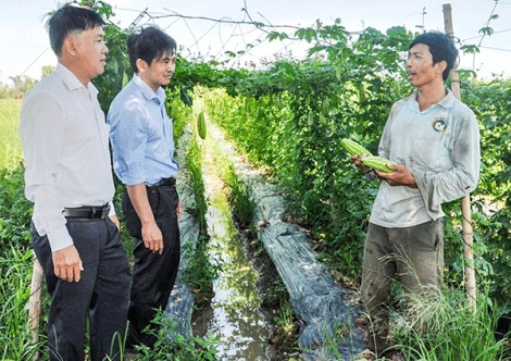 Giúp dân cải thiện đời sống