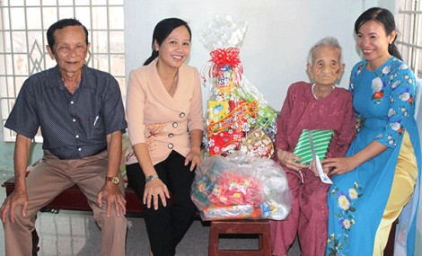 Ấm áp tình xuân