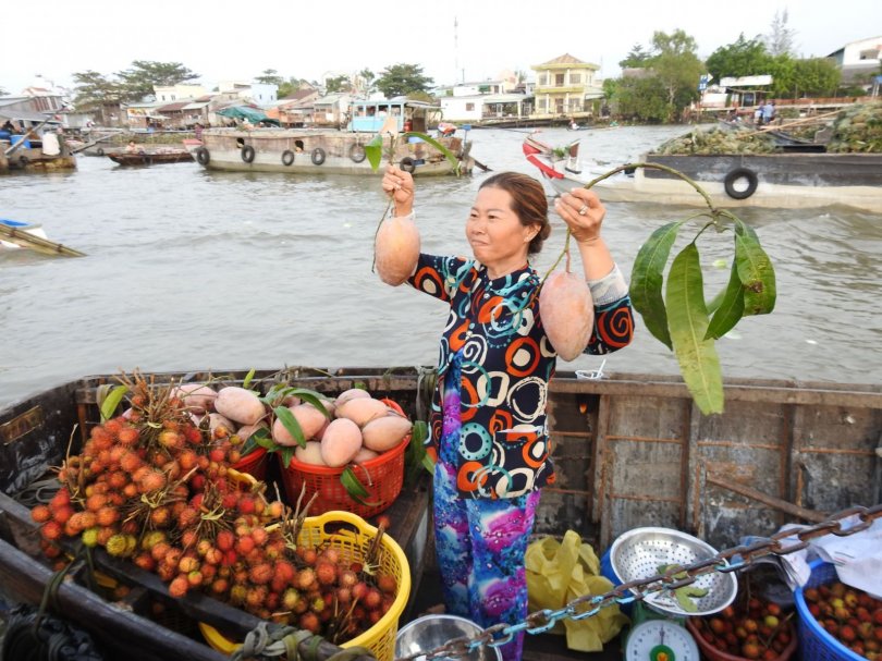 Nhộn nhịp chợ nổi Cái Răng ngày giáp Tết