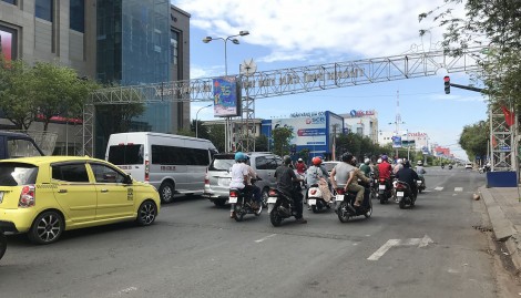 Vì sự an toàn, đừng vượt đèn đỏ!
