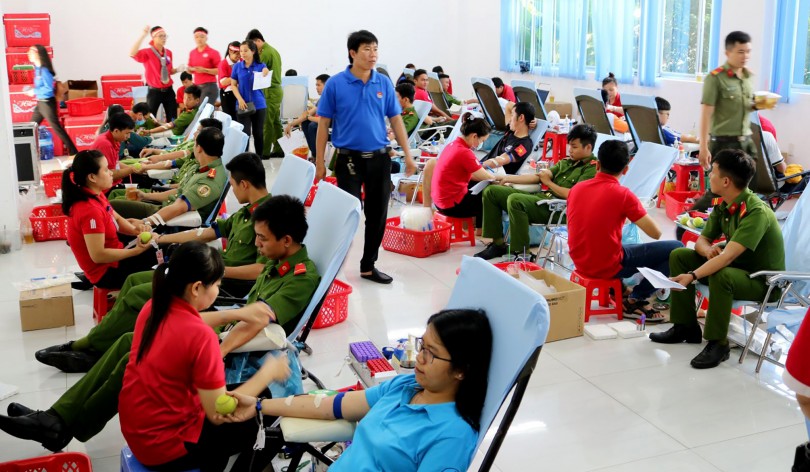 Chủ nhật đỏ...